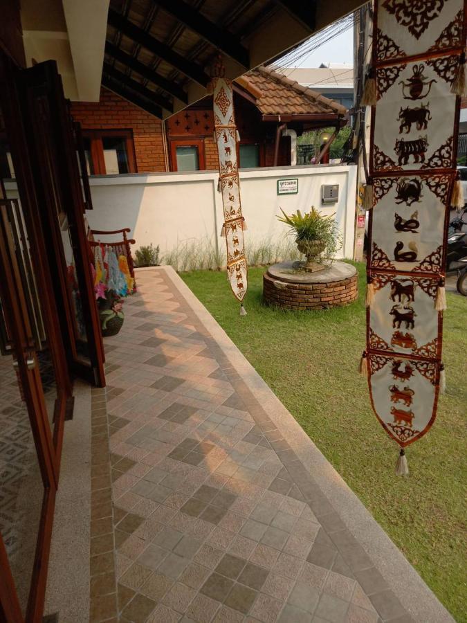 Valentier Cafe And Hotel Chiang Mai Eksteriør billede