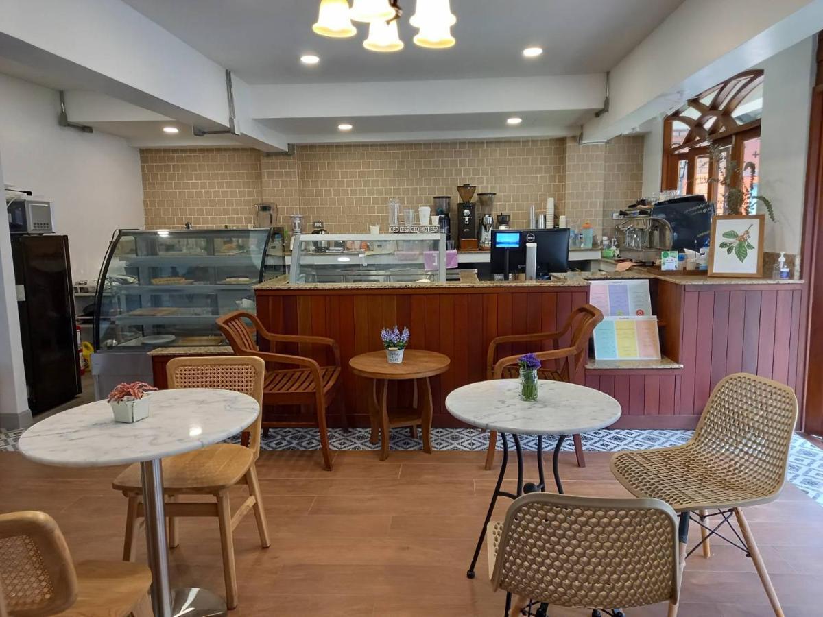 Valentier Cafe And Hotel Chiang Mai Eksteriør billede